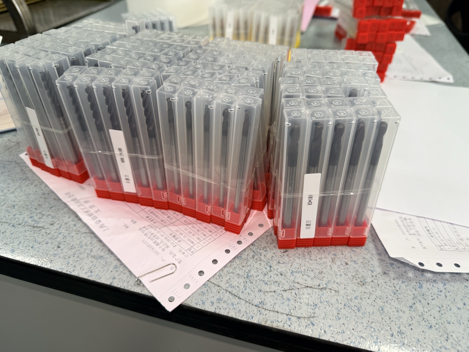 Final identification and packaging of Jinxi cutting tools