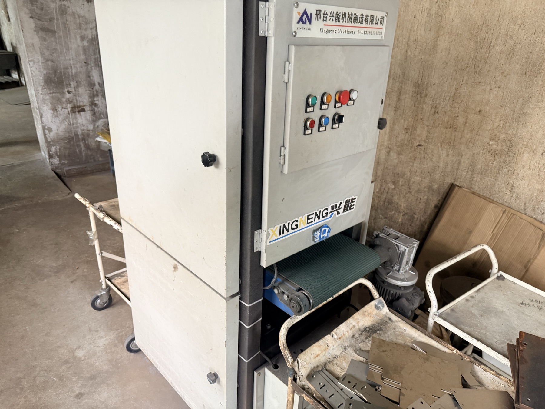 Sheet metal cleaning workstation